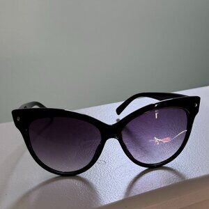 Woman's cat eye sunglasses